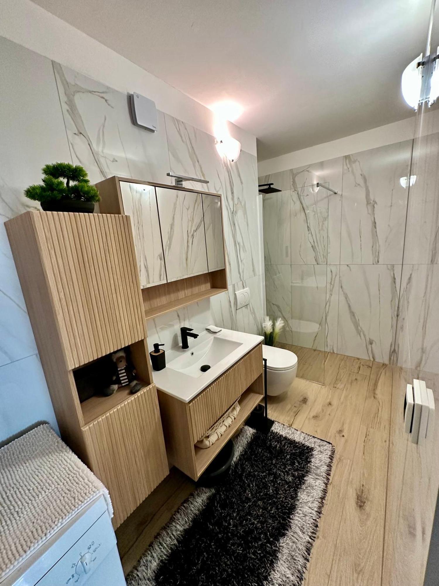 Summer Sky Gordana Apartment ドゥギ・ラット エクステリア 写真